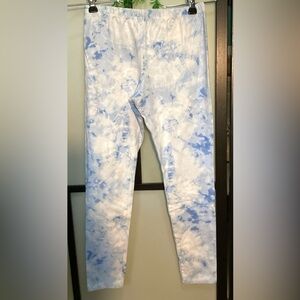 Place leggings. Kids size XXL 16